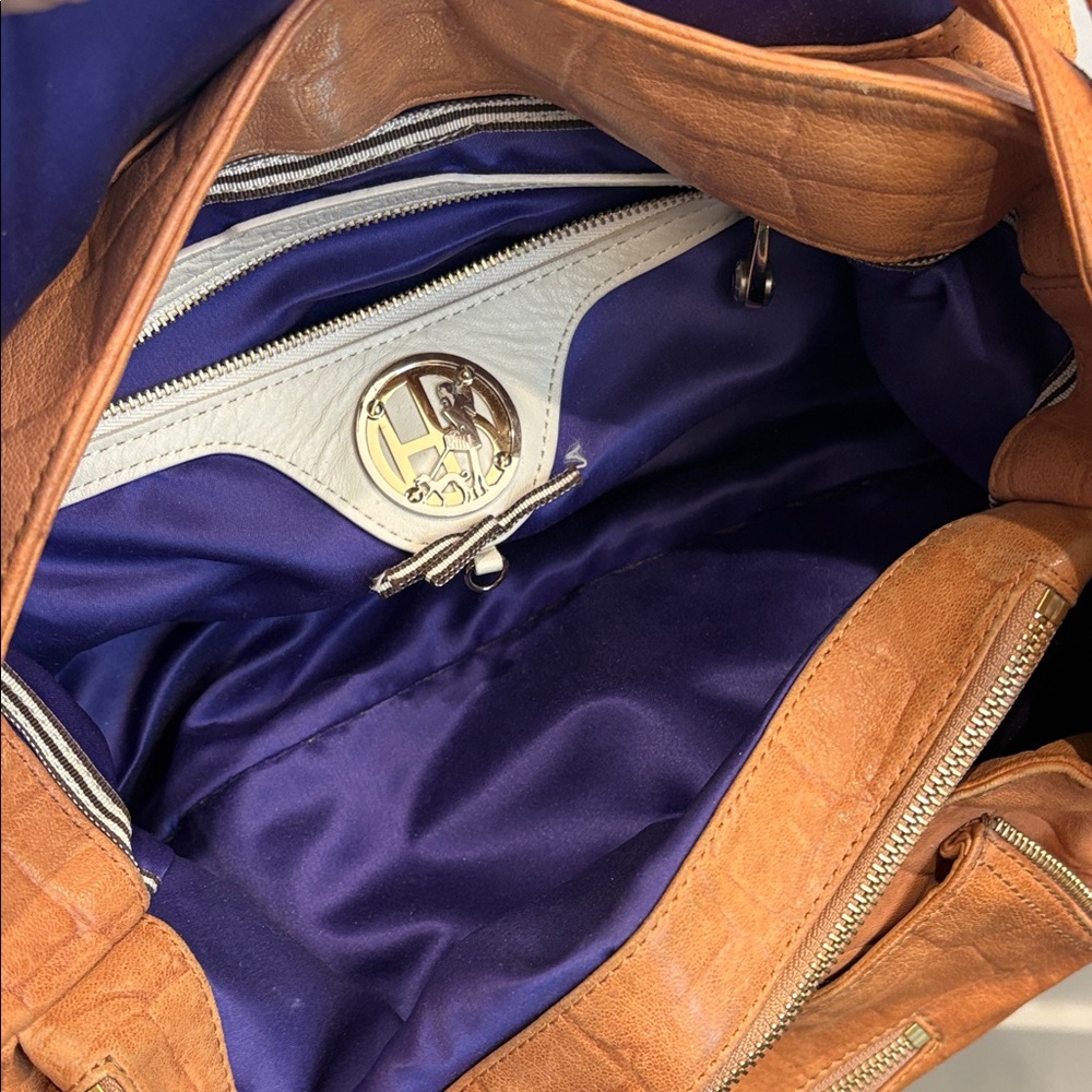 Chic Tan Shoulder Bag - Picture 4 of 4